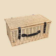 Load image into Gallery viewer, Lakeland Hampers Large Wicker Hamper